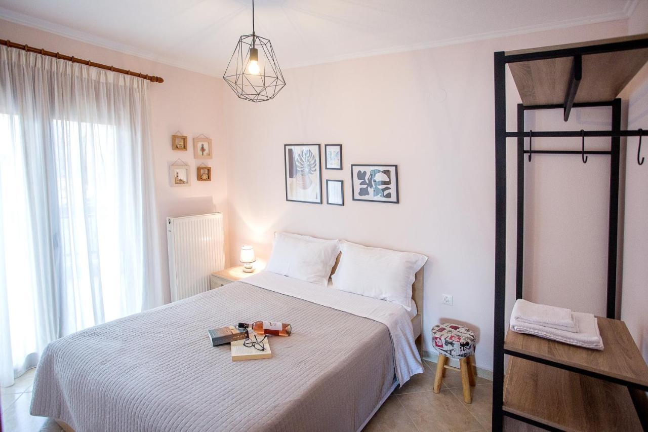 Konstantina & Evgenia Deluxe Apartment Nea Peramos  Luaran gambar